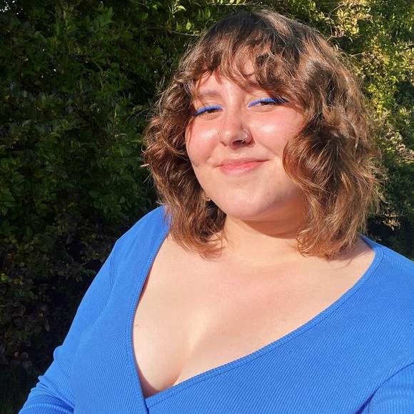 Meet your Posher, Isabella - Picture 2 of 8